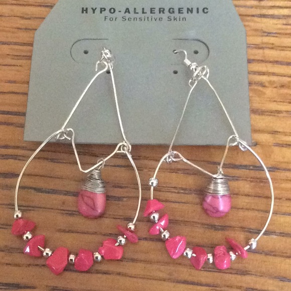 NWT Gold & Red Drop down Dangle Earrings ❤️ - Picture 2 of 3